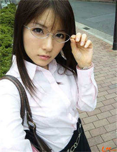 久草操-经典三级